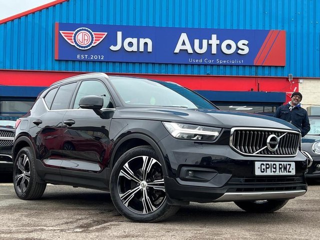 2019 VOLVO XC40