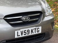 USED 2009 59 KIA CARENS 1.6 GS MPV 5dr Petrol Manual (174 g/km, 130 bhp) 
