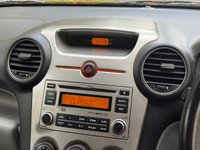 USED 2009 59 KIA CARENS 1.6 GS MPV 5dr Petrol Manual (174 g/km, 130 bhp) 