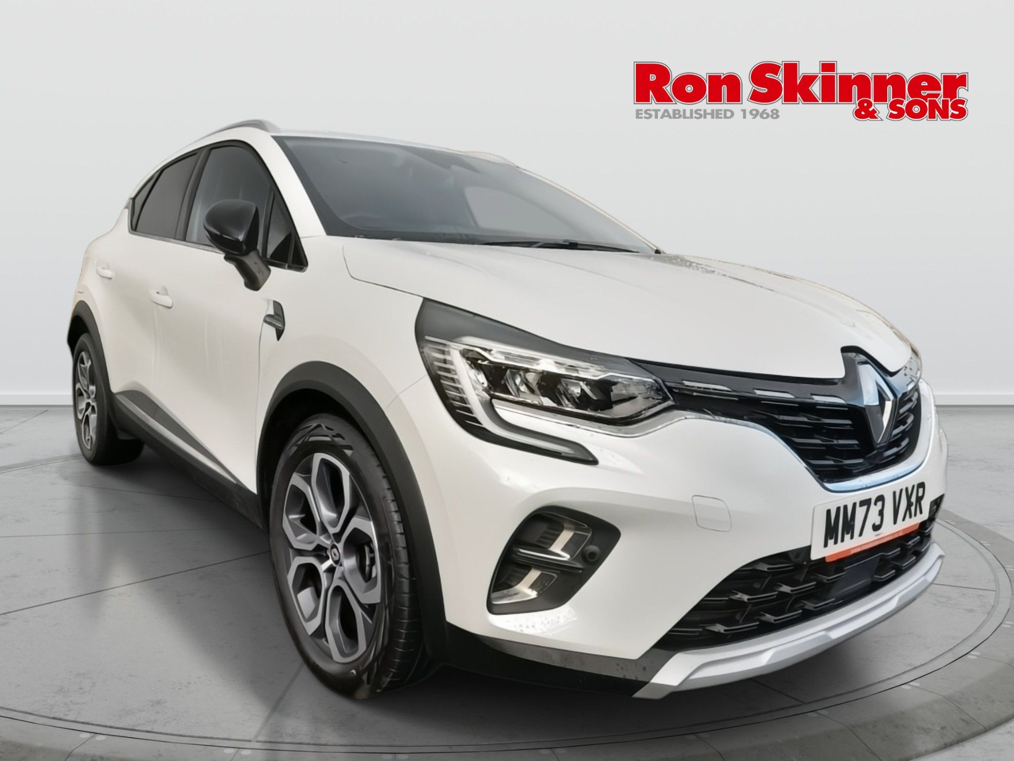 USED 2023 73 RENAULT CAPTUR 1.6 E-TECH 9.8kWh techno SUV 5dr Petrol Plug-in Hybrid Auto Euro 6 (s/s) (160 ps) 