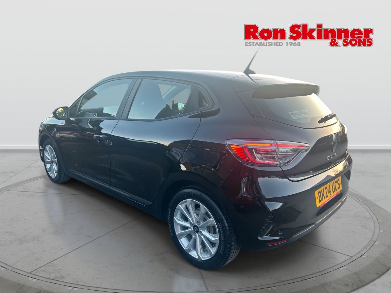 2024 24 RENAULT CLIO