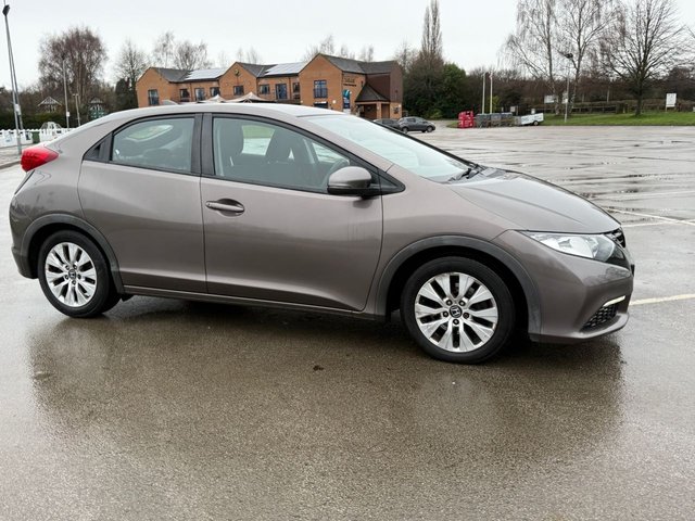2014 Honda Civic 1.6L Se 5dr - Photo 5