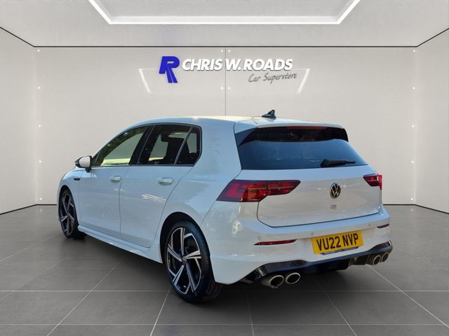 2022 Volkswagen Golf 2L R 5dr - Photo 2