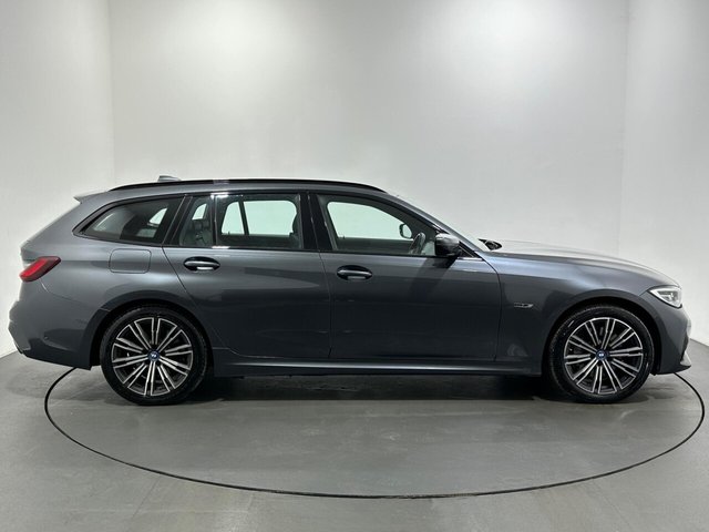 2021 BMW 3 Series - Photo 9