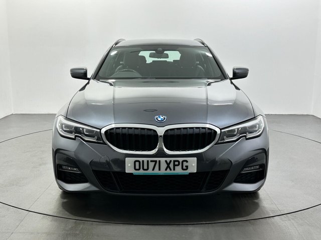 2021 BMW 3 Series - Photo 3