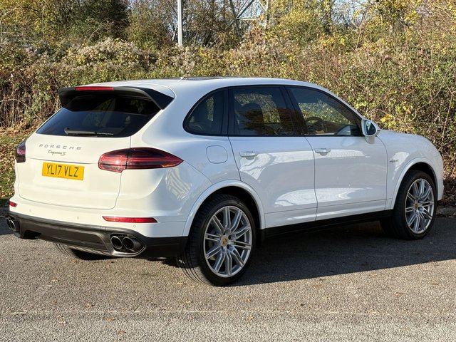 2017 PORSCHE CAYENNE - Photo 5