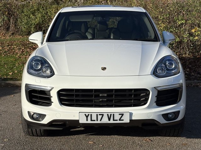 2017 PORSCHE CAYENNE - Photo 8
