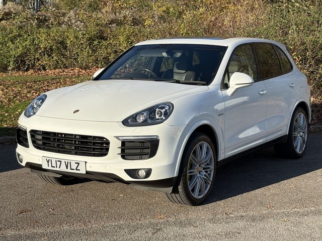 2017 PORSCHE CAYENNE