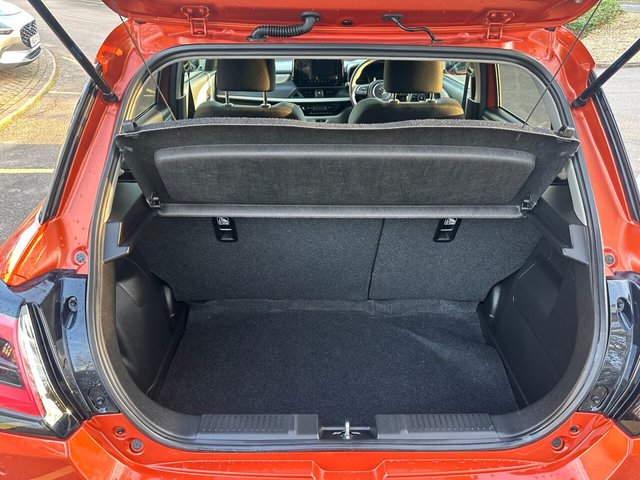 2025 SUZUKI SWIFT - Photo 5