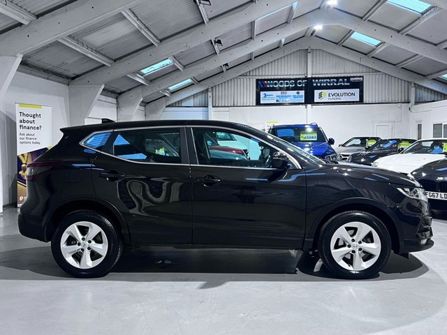 View our NISSAN QASHQAI