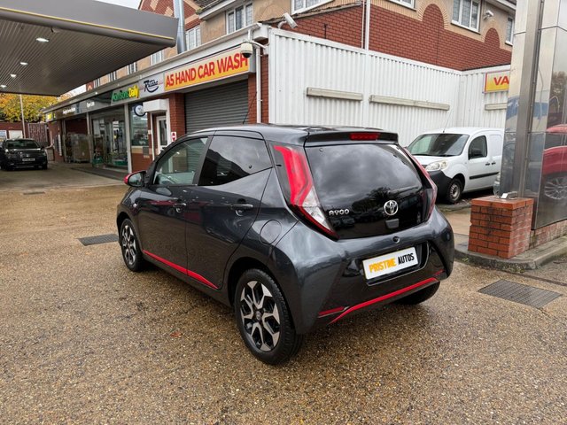 2021 TOYOTA AYGO - Photo 6