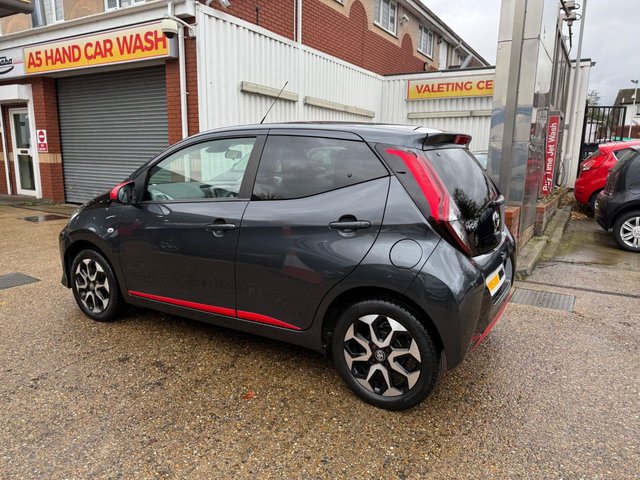 2021 TOYOTA AYGO - Photo 8