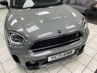 USED 2021 71 MINI COUNTRYMAN 1.5 10kWh Cooper SE Classic SUV 5dr Petrol Plug-in Hybrid Auto ALL4 Euro 6 (s/s) (222 ps) MOONWALK GREY / CARBON BLACK LEATHERETTE TRIM / ALL 4 / AUTOMATIC / PETROL HYBRID / &pound;2000 OF EXTRAS / 1 OWNER FROM NEW / TOUCHSCREEN APPLE CARPLAY & NAVIGATION / DAB / REAR PARKING SENSORS / 3 PIN PLUG CHARGER & POD CHARGER