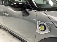 USED 2021 71 MINI COUNTRYMAN 1.5 10kWh Cooper SE Classic SUV 5dr Petrol Plug-in Hybrid Auto ALL4 Euro 6 (s/s) (222 ps) MOONWALK GREY / CARBON BLACK LEATHERETTE TRIM / ALL 4 / AUTOMATIC / PETROL HYBRID / &pound;2000 OF EXTRAS / 1 OWNER FROM NEW / TOUCHSCREEN APPLE CARPLAY & NAVIGATION / DAB / REAR PARKING SENSORS / 3 PIN PLUG CHARGER & POD CHARGER