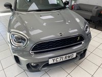 USED 2021 71 MINI COUNTRYMAN 1.5 10kWh Cooper SE Classic SUV 5dr Petrol Plug-in Hybrid Auto ALL4 Euro 6 (s/s) (222 ps) MOONWALK GREY / CARBON BLACK LEATHERETTE TRIM / ALL 4 / AUTOMATIC / PETROL HYBRID / &pound;2000 OF EXTRAS / 1 OWNER FROM NEW / TOUCHSCREEN APPLE CARPLAY & NAVIGATION / DAB / REAR PARKING SENSORS / 3 PIN PLUG CHARGER & POD CHARGER