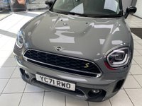 USED 2021 71 MINI COUNTRYMAN 1.5 10kWh Cooper SE Classic SUV 5dr Petrol Plug-in Hybrid Auto ALL4 Euro 6 (s/s) (222 ps) MOONWALK GREY / CARBON BLACK LEATHERETTE TRIM / ALL 4 / AUTOMATIC / PETROL HYBRID / &pound;2000 OF EXTRAS / 1 OWNER FROM NEW / TOUCHSCREEN APPLE CARPLAY & NAVIGATION / DAB / REAR PARKING SENSORS / 3 PIN PLUG CHARGER & POD CHARGER