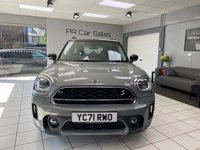 USED 2021 71 MINI COUNTRYMAN 1.5 10kWh Cooper SE Classic SUV 5dr Petrol Plug-in Hybrid Auto ALL4 Euro 6 (s/s) (222 ps) MOONWALK GREY / CARBON BLACK LEATHERETTE TRIM / ALL 4 / AUTOMATIC / PETROL HYBRID / &pound;2000 OF EXTRAS / 1 OWNER FROM NEW / TOUCHSCREEN APPLE CARPLAY & NAVIGATION / DAB / REAR PARKING SENSORS / 3 PIN PLUG CHARGER & POD CHARGER
