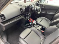 USED 2021 71 MINI COUNTRYMAN 1.5 10kWh Cooper SE Classic SUV 5dr Petrol Plug-in Hybrid Auto ALL4 Euro 6 (s/s) (222 ps) MOONWALK GREY / CARBON BLACK LEATHERETTE TRIM / ALL 4 / AUTOMATIC / PETROL HYBRID / &pound;2000 OF EXTRAS / 1 OWNER FROM NEW / TOUCHSCREEN APPLE CARPLAY & NAVIGATION / DAB / REAR PARKING SENSORS / 3 PIN PLUG CHARGER & POD CHARGER