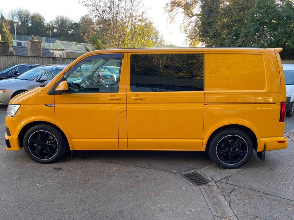 USED 2017 17 VOLKSWAGEN TRANSPORTER 2.0 BiTDI T32 BlueMotion Tech Highline Kombi Double Cab 5dr Diesel DSG FWD SWB Euro 6 (s/s) (204 ps) DEMO PLUS ONE OWNER TOP SPEC