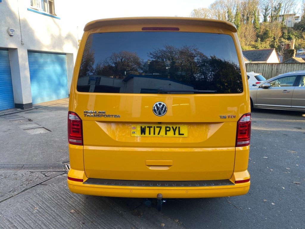 USED 2017 17 VOLKSWAGEN TRANSPORTER 2.0 BiTDI T32 BlueMotion Tech Highline Kombi Double Cab 5dr Diesel DSG FWD SWB Euro 6 (s/s) (204 ps) DEMO PLUS ONE OWNER TOP SPEC
