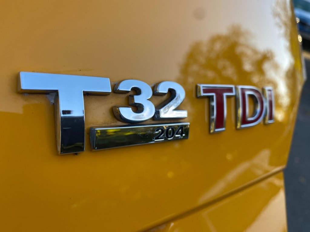 USED 2017 17 VOLKSWAGEN TRANSPORTER 2.0 BiTDI T32 BlueMotion Tech Highline Kombi Double Cab 5dr Diesel DSG FWD SWB Euro 6 (s/s) (204 ps) DEMO PLUS ONE OWNER TOP SPEC