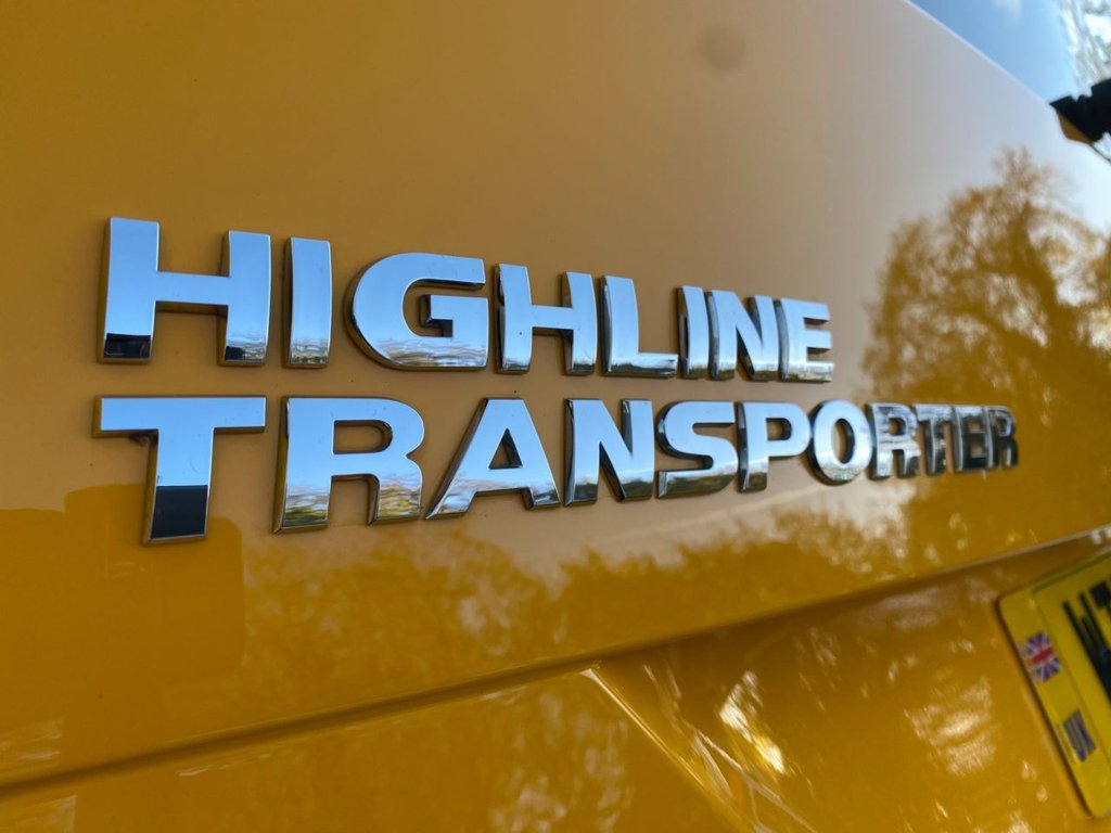 USED 2017 17 VOLKSWAGEN TRANSPORTER 2.0 BiTDI T32 BlueMotion Tech Highline Kombi Double Cab 5dr Diesel DSG FWD SWB Euro 6 (s/s) (204 ps) DEMO PLUS ONE OWNER TOP SPEC