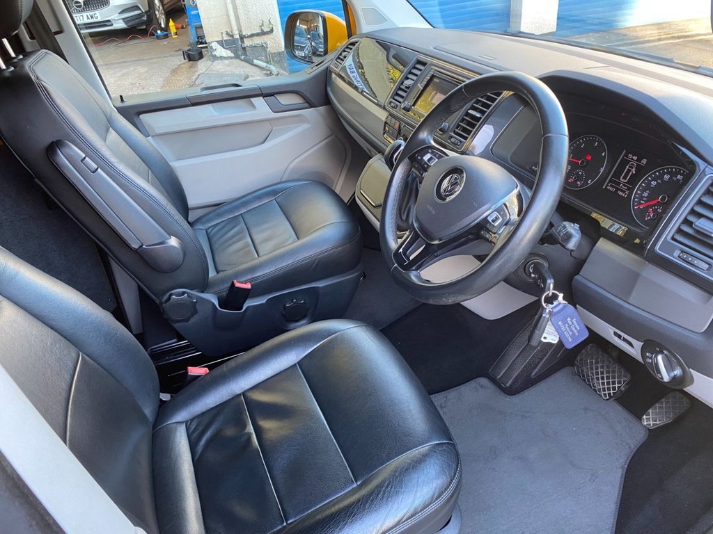 USED 2017 17 VOLKSWAGEN TRANSPORTER 2.0 BiTDI T32 BlueMotion Tech Highline Kombi Double Cab 5dr Diesel DSG FWD SWB Euro 6 (s/s) (204 ps) DEMO PLUS ONE OWNER TOP SPEC