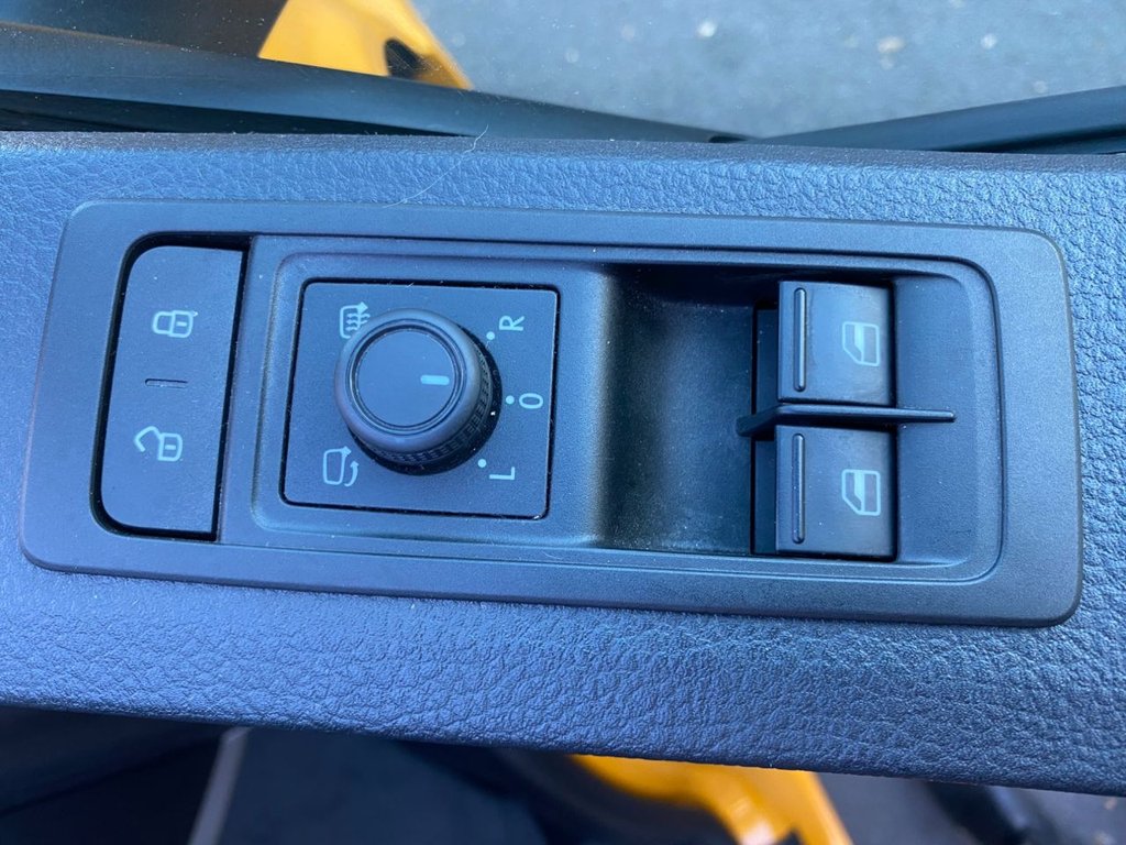 USED 2017 17 VOLKSWAGEN TRANSPORTER 2.0 BiTDI T32 BlueMotion Tech Highline Kombi Double Cab 5dr Diesel DSG FWD SWB Euro 6 (s/s) (204 ps) DEMO PLUS ONE OWNER TOP SPEC