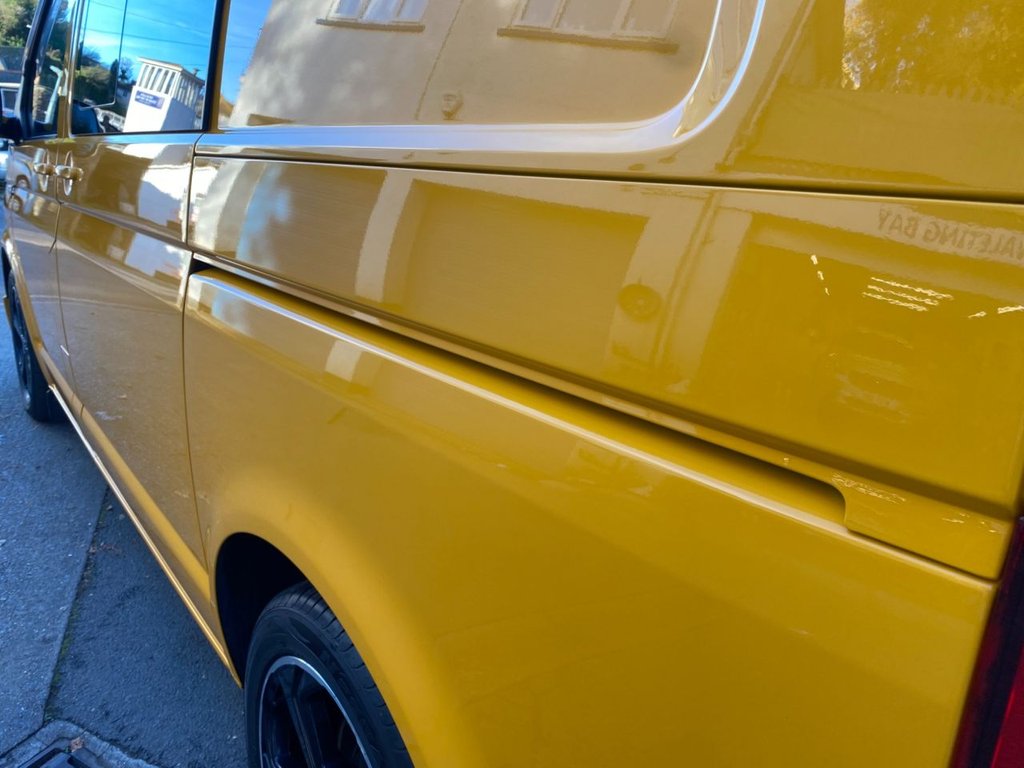 USED 2017 17 VOLKSWAGEN TRANSPORTER 2.0 BiTDI T32 BlueMotion Tech Highline Kombi Double Cab 5dr Diesel DSG FWD SWB Euro 6 (s/s) (204 ps) DEMO PLUS ONE OWNER TOP SPEC