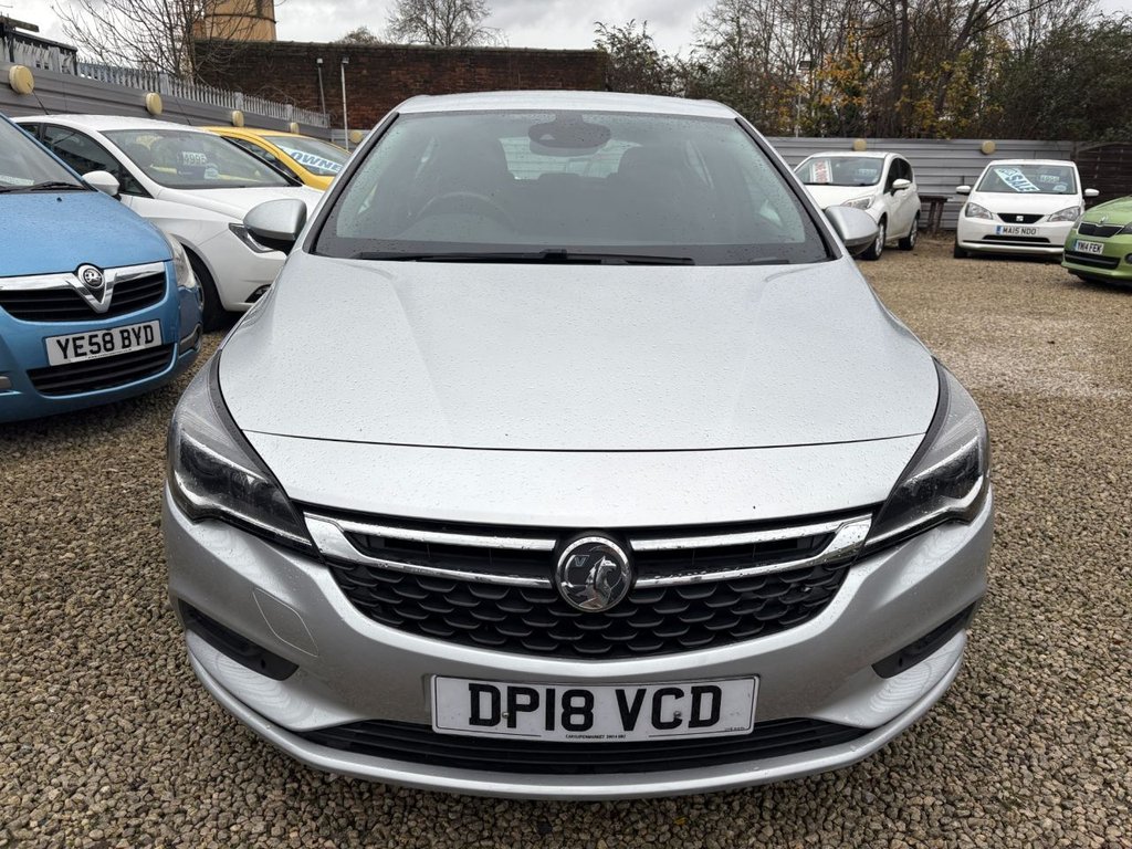 2018 Vauxhall ASTRA — image 2
