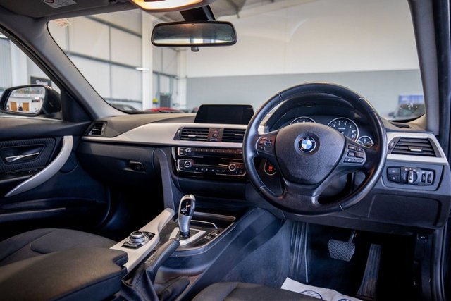 2015 BMW 3 Series 1.5L Se 5dr - Photo 2