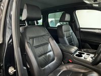 USED 2016 16 VOLKSWAGEN TOUAREG 3.0 TDI V6 BlueMotion Tech R-Line SUV 5dr Diesel Tiptronic 4WD Euro 6 (s/s) (262 ps) 2 keys, FSH, pan roof, leather, NAV