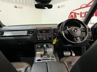 USED 2016 16 VOLKSWAGEN TOUAREG 3.0 TDI V6 BlueMotion Tech R-Line SUV 5dr Diesel Tiptronic 4WD Euro 6 (s/s) (262 ps) 2 keys, FSH, pan roof, leather, NAV