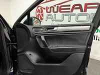 USED 2016 16 VOLKSWAGEN TOUAREG 3.0 TDI V6 BlueMotion Tech R-Line SUV 5dr Diesel Tiptronic 4WD Euro 6 (s/s) (262 ps) 2 keys, FSH, pan roof, leather, NAV