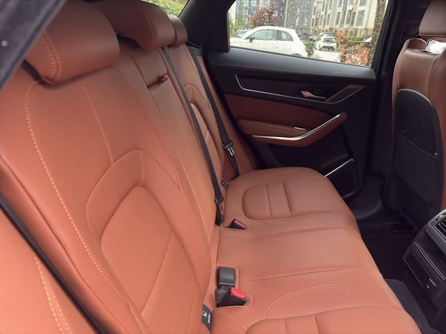 2022 JAGUAR F-PACE - Photo 4