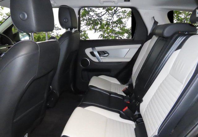 2021 Land Rover DISCOVERY SPORT - Photo 4