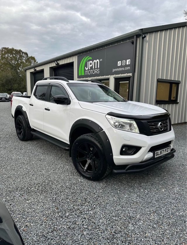 2017 NISSAN NAVARA