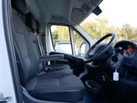 USED 2023 72 PEUGEOT BOXER 335 2.2 BLUEHDI L4 X-LONG BUILT FOR BUSINESS LUTON ( TAIL-LIFT ) 1 OWNER | AIR CON | L4 X-LONG | TAIL-LIFT