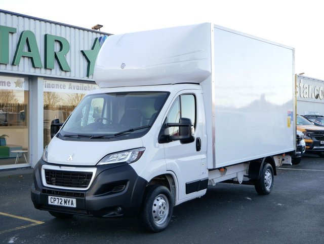 View our Peugeot Boxer 335 2.2 BLUEHDI L4 X-LONG BUILT FOR BUSINESS LUTON ( TAIL-LIFT )