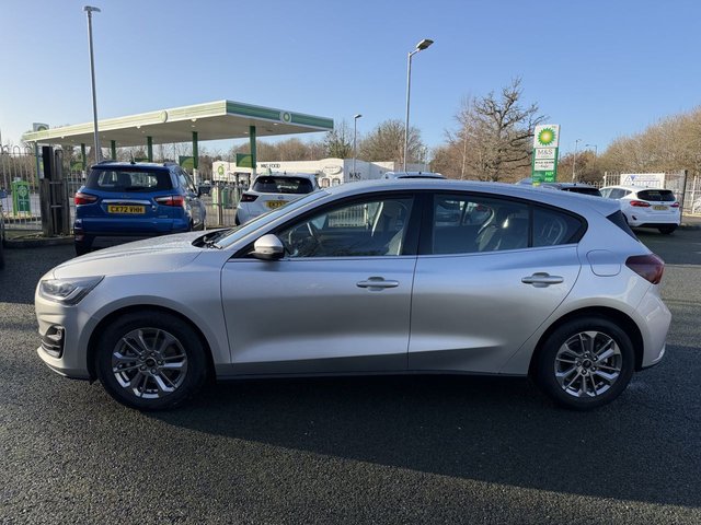 2022 Ford Focus 1L Titanium 5dr - Photo 6