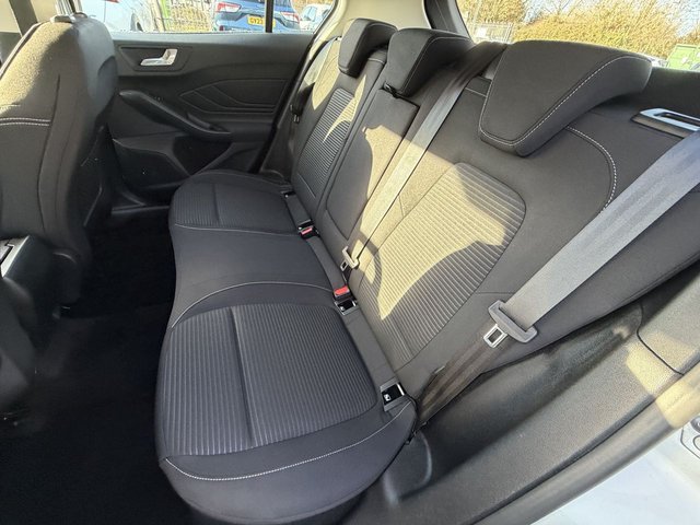 2022 Ford Focus 1L Titanium 5dr - Photo 11
