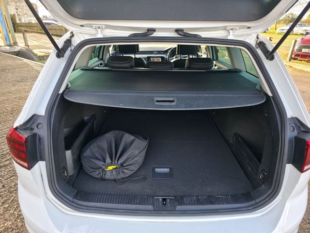 2019 VOLKSWAGEN PASSAT 1.4 TSI 13kWh GTE Estate 5dr Petrol Plug-in Hybrid DSG Euro 6 (s/s) (218 ps) - Photo 9