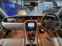 USED 2003 G JAGUAR XJ 4.2 XJ8 SE Saloon 4dr Petrol Automatic (264 g/km, 300 bhp) Full Service History, &pound;7K Extras, Parking Sensors