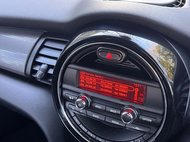 2016 MINI Hatch 1.5L Cooper 3dr - Photo 12