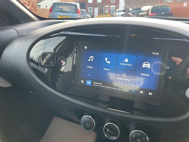 2024 TOYOTA AYGO X - Photo 12