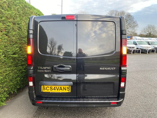 2025 RENAULT TRAFIC - Photo 8