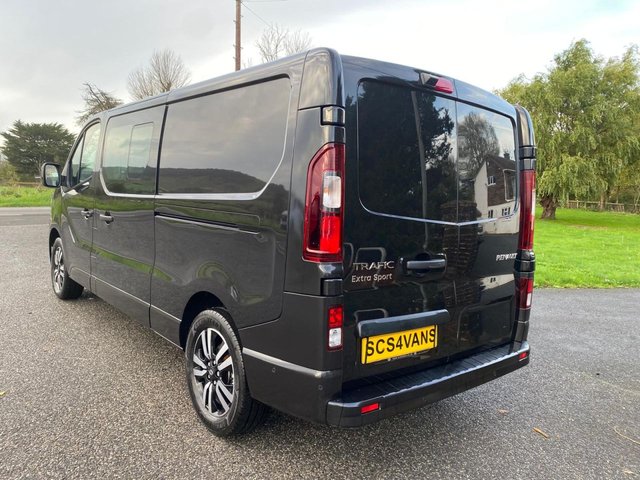 2025 RENAULT TRAFIC - Photo 7