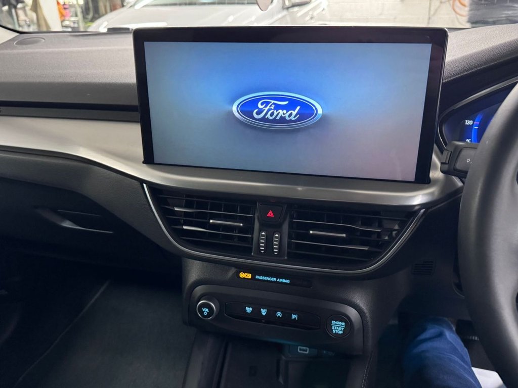 USED 2022 22 FORD FOCUS 1.0T EcoBoost Titanium Vignale Hatchback 5dr Petrol Manual Euro 6 (s/s) (125 ps) Bluetooth - SatNav - Sensors!