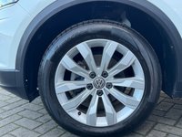 USED 2018 68 VOLKSWAGEN T-ROC 1.0 TSI SE SUV 5dr Petrol Manual Euro 6 (s/s) (115 ps) SENSORS*CAR PLAY*CRUISE*17"ALLOYS*
