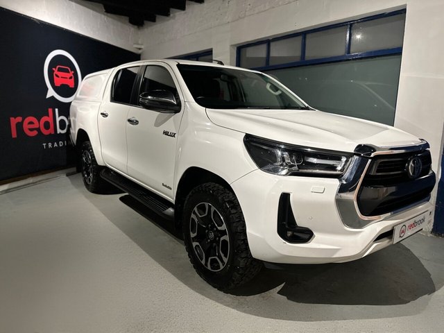 2021 TOYOTA HILUX